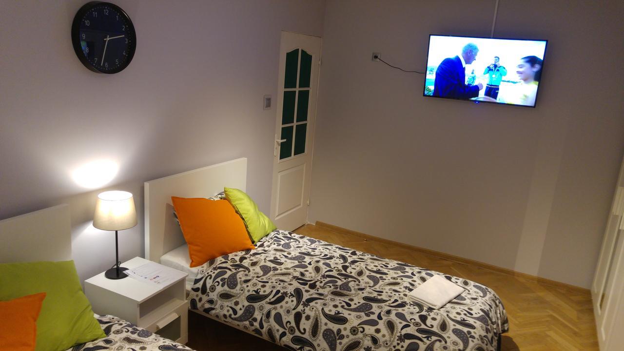 Rent0Nline Niepodleglosci Rooms Metro 华沙 外观 照片